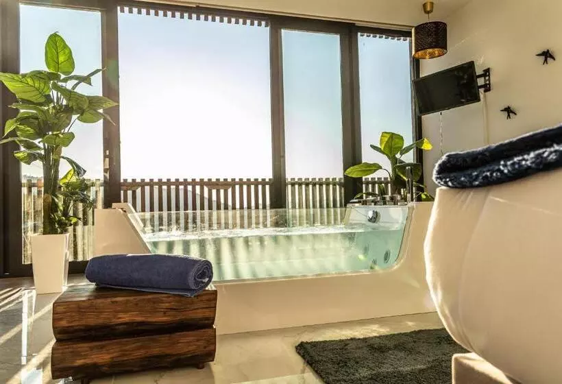 Hotelli Peso Village