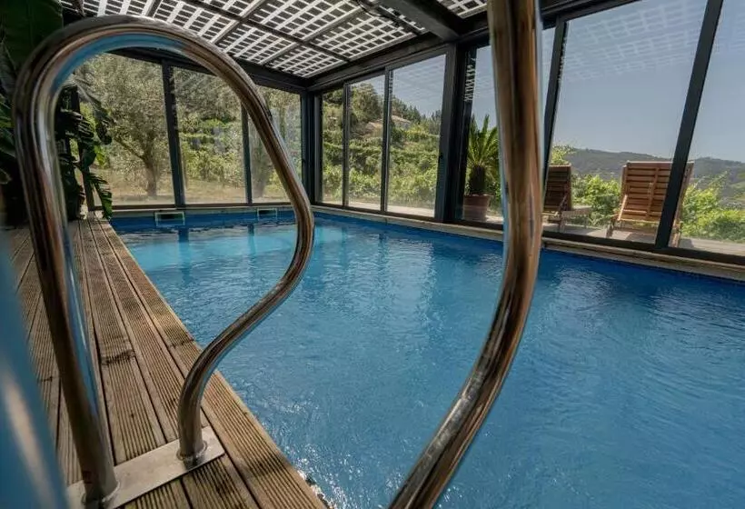 Hotelli Peso Village