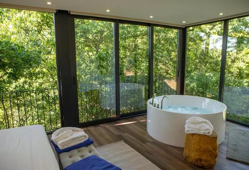 Hotelli Peso Village