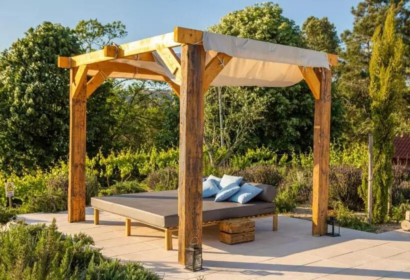 Hotelli Peso Village