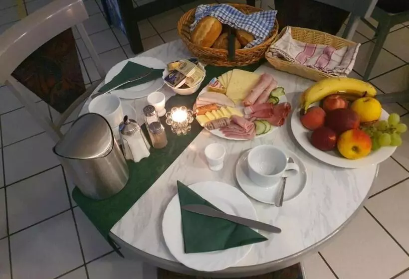 Numero1 Pension Und Cafe