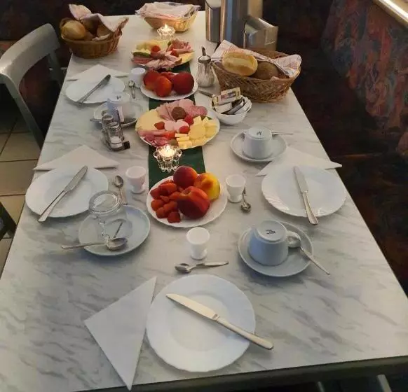 Numero1 Pension Und Cafe