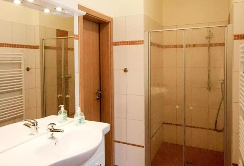 Numero1 Pension Und Cafe