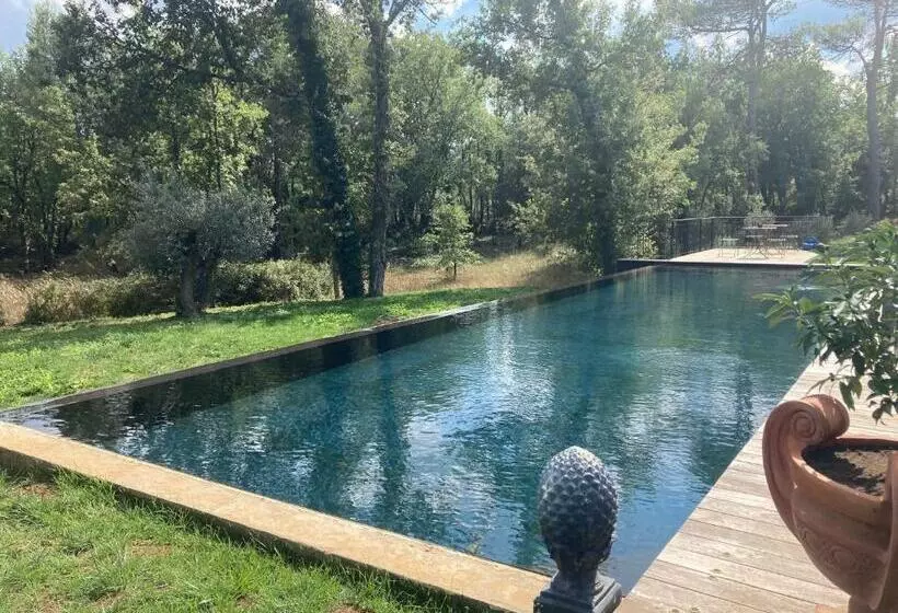 ペンション Domaine Sainte Baume