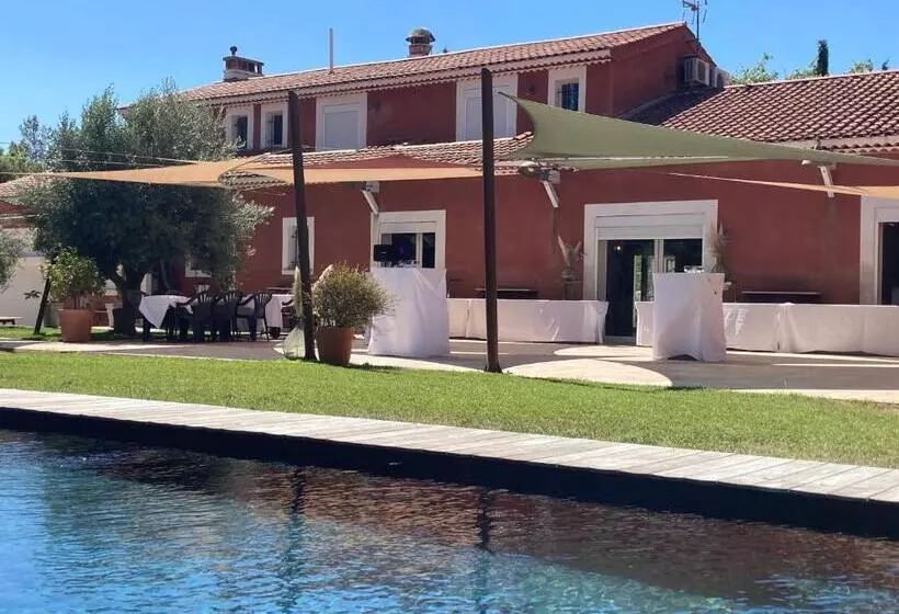 ペンション Domaine Sainte Baume