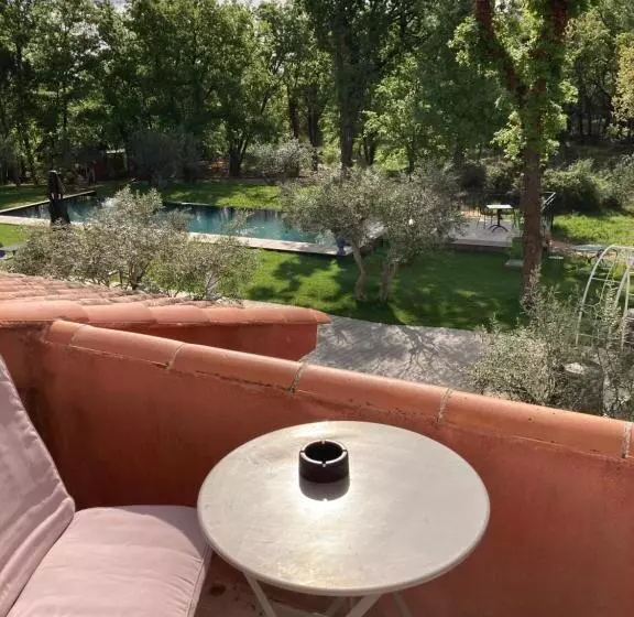 ペンション Domaine Sainte Baume