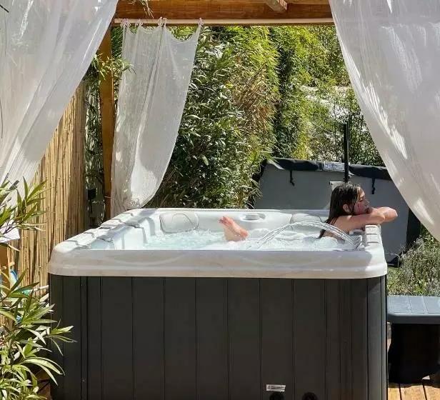 Majatalo Roulotte De Florette