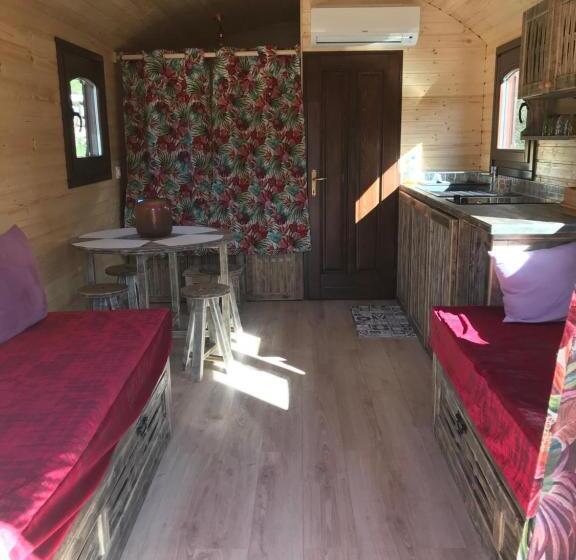 ペンション Roulotte De Florette