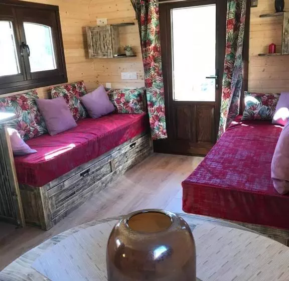 Majatalo Roulotte De Florette