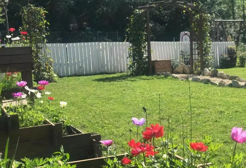 Majatalo Roulotte De Florette