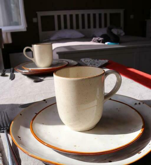 تختخواب و صبحانه Break@bruges