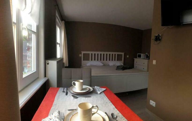 تختخواب و صبحانه Break@bruges