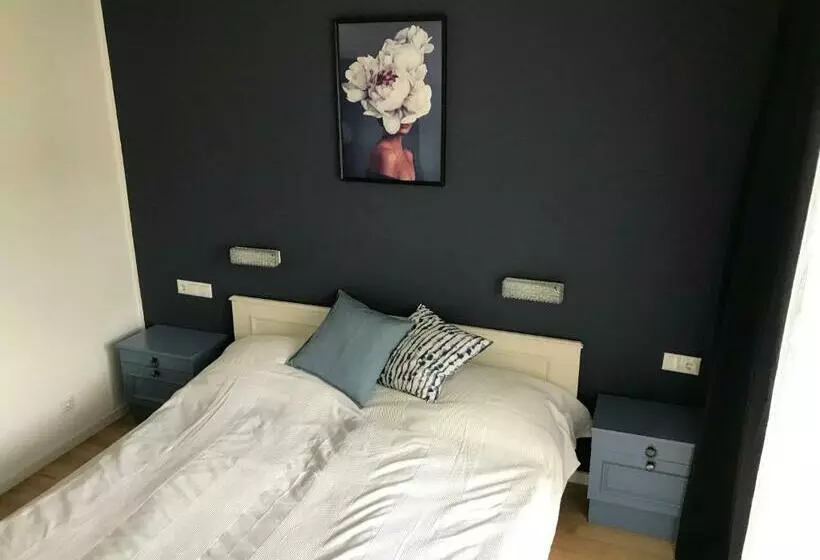 Aamiaismajoitus (B&B) Hillside Rooms