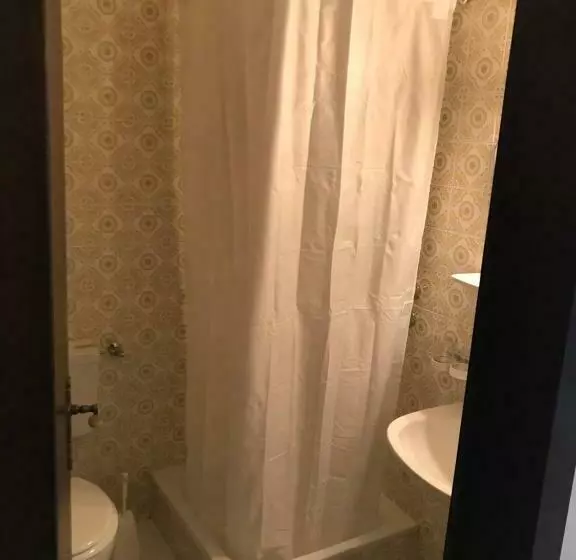 Aamiaismajoitus (B&B) Hillside Rooms