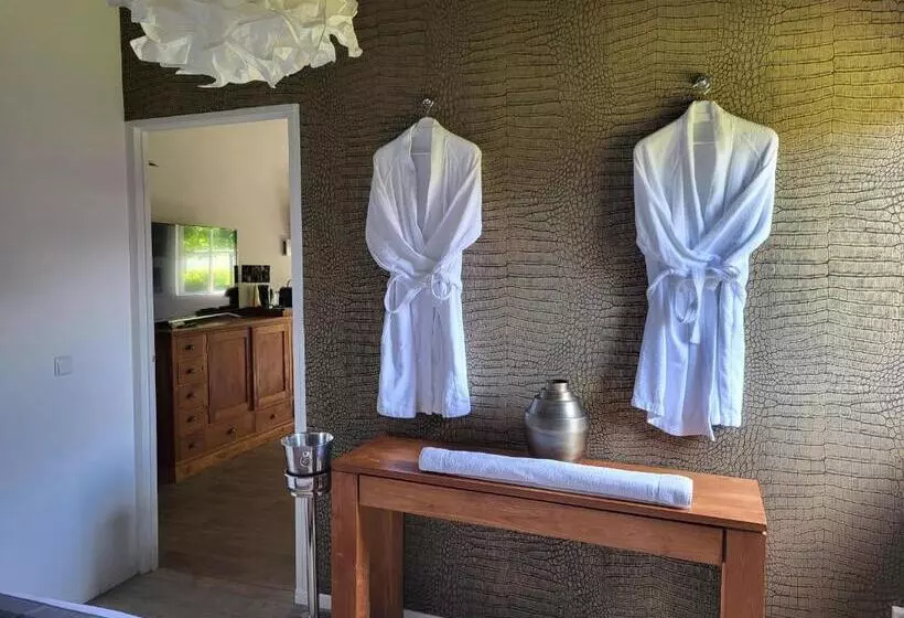 Aamiaismajoitus (B&B) Luxe Bloemenzicht 4 Personen, Bnb, 10 Minuten Van Zee