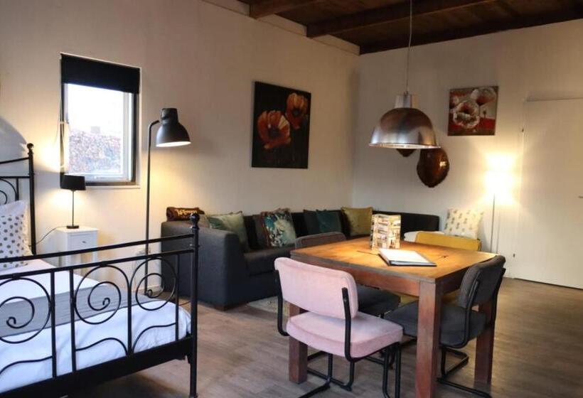 ベッドアンドブレックファースト Luxe Bloemenzicht 4 Personen, Bnb, 10 Minuten Van Zee