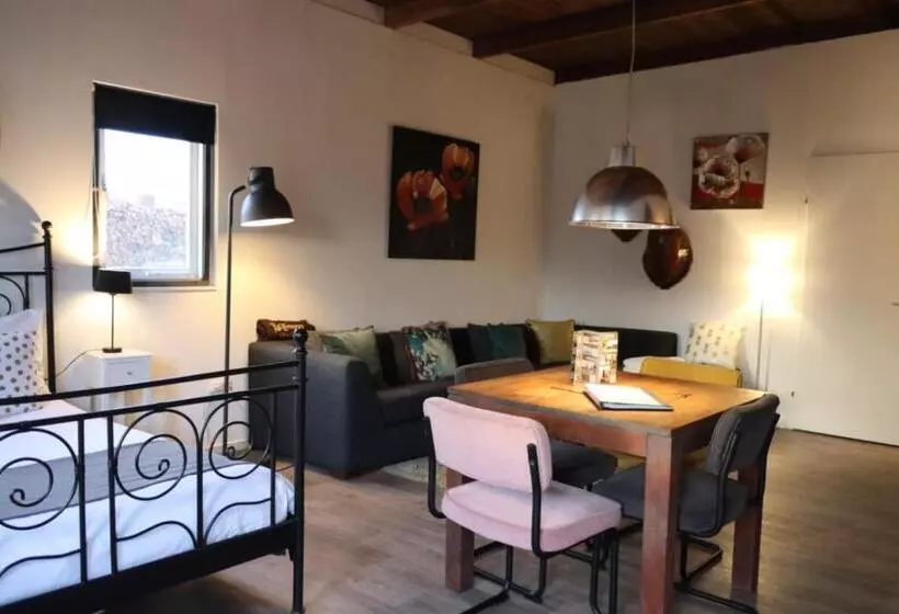 Aamiaismajoitus (B&B) Luxe Bloemenzicht 4 Personen, Bnb, 10 Minuten Van Zee