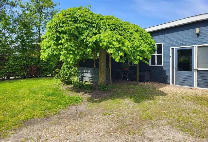 Aamiaismajoitus (B&B) Luxe Bloemenzicht 4 Personen, Bnb, 10 Minuten Van Zee