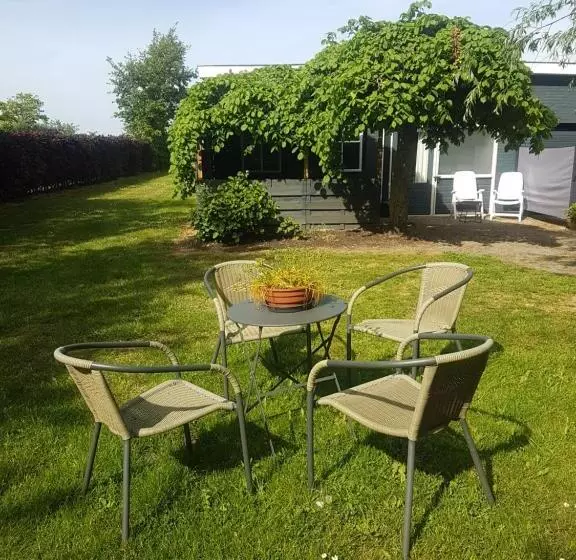 Aamiaismajoitus (B&B) Luxe Bloemenzicht 4 Personen, Bnb, 10 Minuten Van Zee