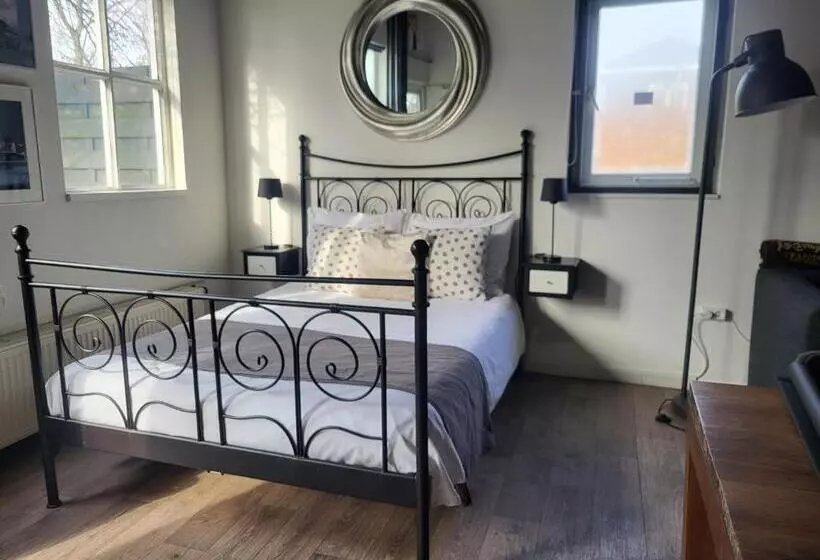 Aamiaismajoitus (B&B) Luxe Bloemenzicht 4 Personen, Bnb, 10 Minuten Van Zee