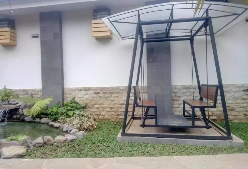 Hotel Fredelia Homestay