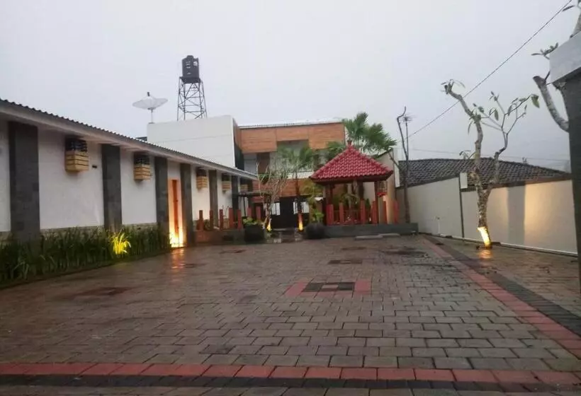 Hotel Fredelia Homestay