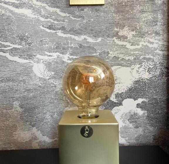 ペンション Maison Blanche Chartres   Maison D Hôtes 5 étoiles