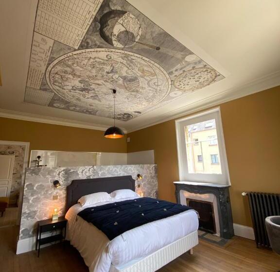 ペンション Maison Blanche Chartres   Maison D Hôtes 5 étoiles