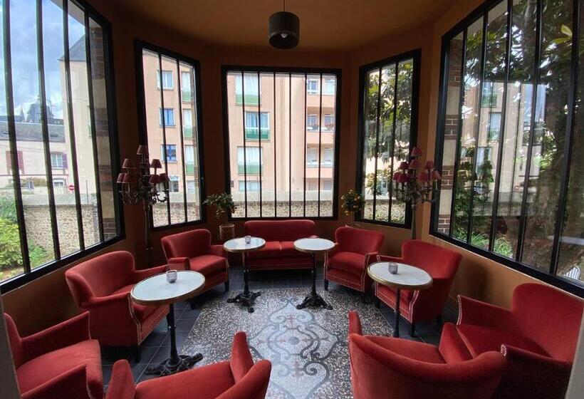 ペンション Maison Blanche Chartres   Maison D Hôtes 5 étoiles