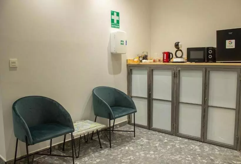 Pensión B4r Self Check In