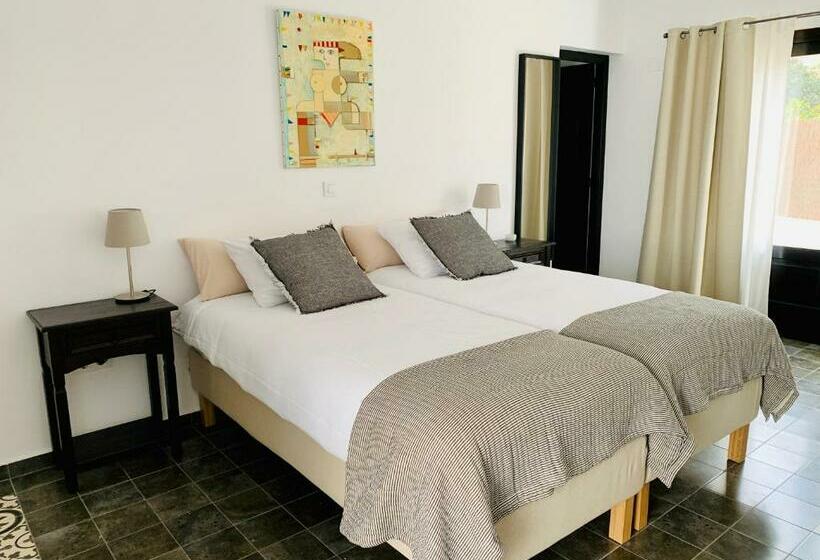 Bed and Breakfast Finca Bona Nit