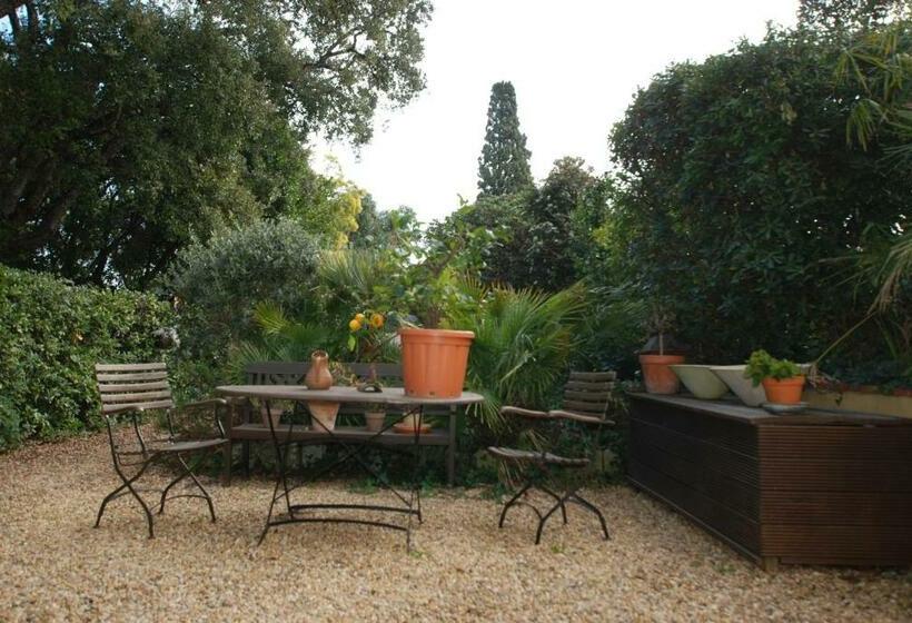 Bed and Breakfast La Javanaise