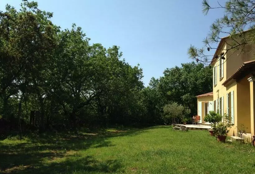 ベッドアンドブレックファースト Les Marguerites