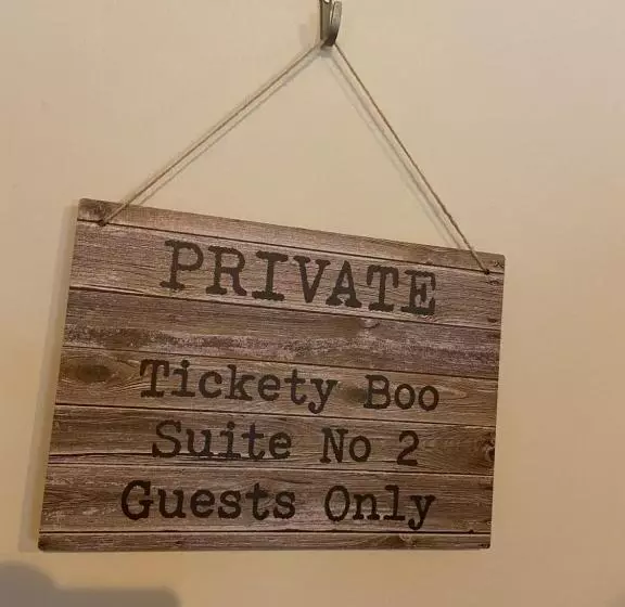 Aamiaismajoitus (B&B) Ticketyboo Suites