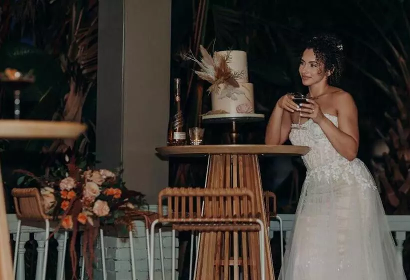 هتل Manatee Palms