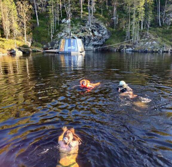 ホテル Peace & Quiet