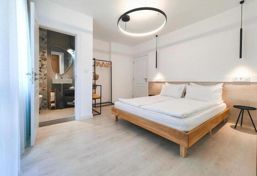 פנסיון Guest House 7