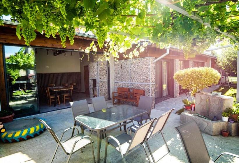 פנסיון Guest House 7