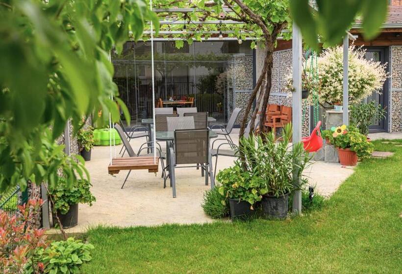 פנסיון Guest House 7