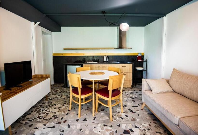 פנסיון Guest House 7