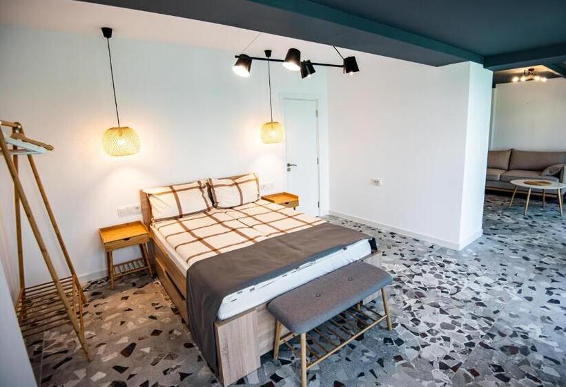 פנסיון Guest House 7