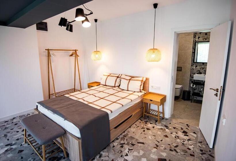 פנסיון Guest House 7