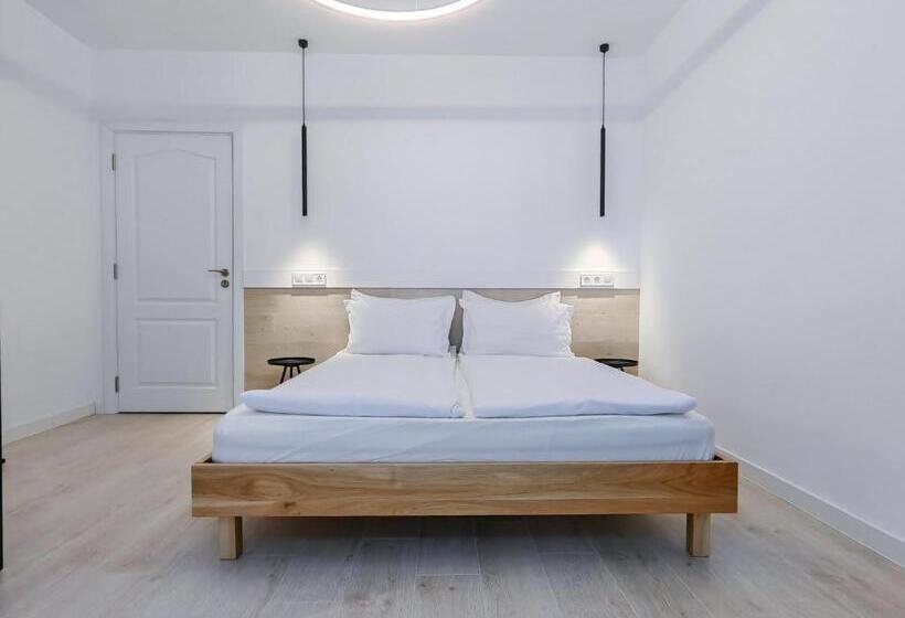 פנסיון Guest House 7