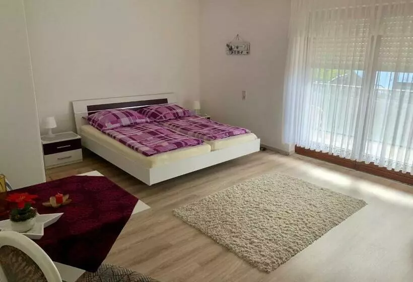 Majatalo Haus Am Burghain