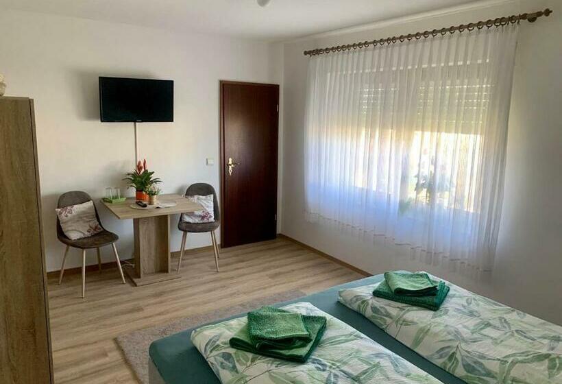 פנסיון Haus Am Burghain