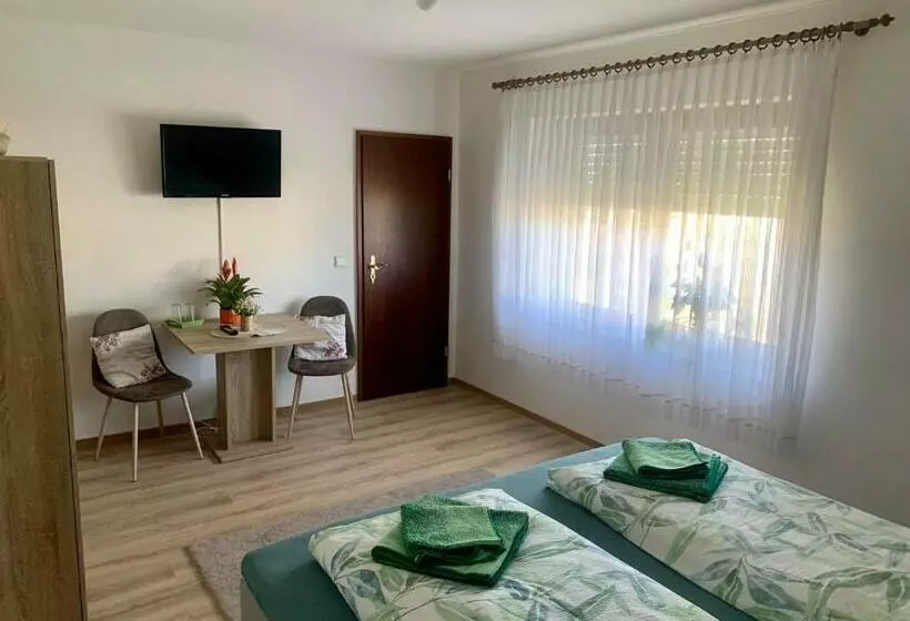 Majatalo Haus Am Burghain