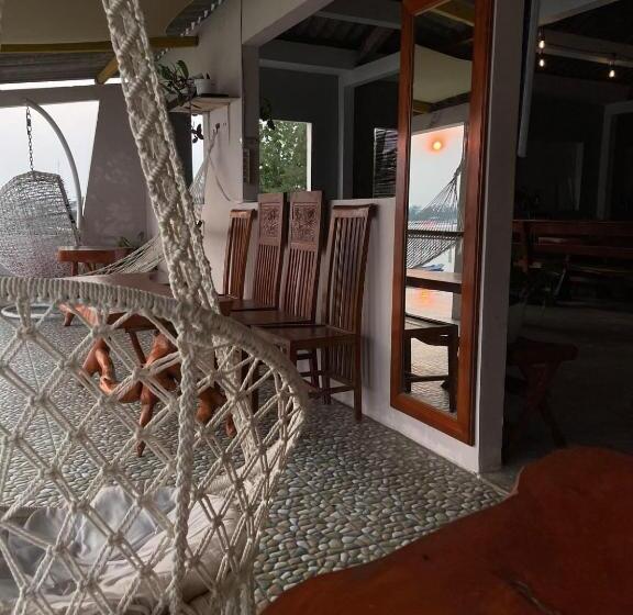 پانسیون Loyal Friend Hostel Karimunjawa