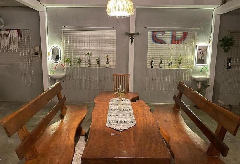 پانسیون Loyal Friend Hostel Karimunjawa