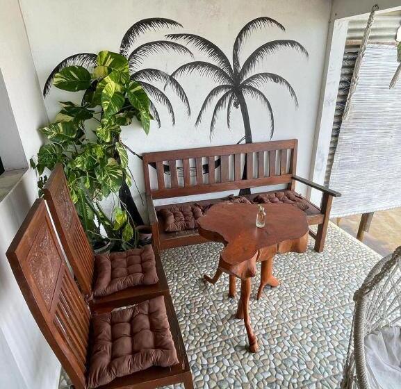 پانسیون Loyal Friend Hostel Karimunjawa