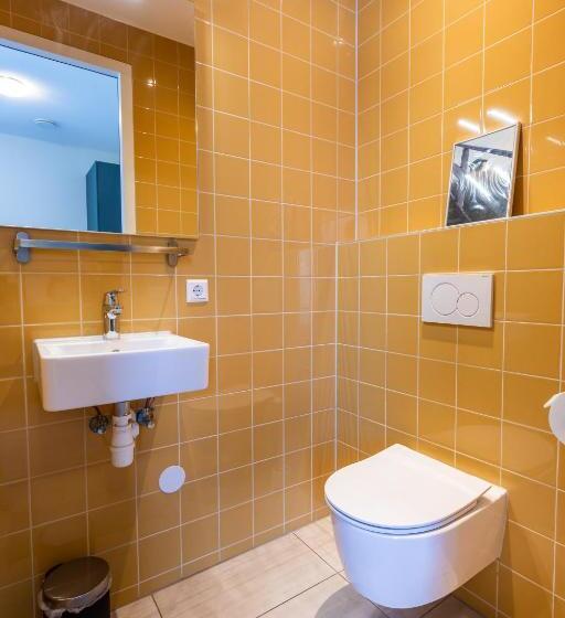 ペンション Roosjesweg 2 Gastenkamer Met Parkeerplaats En Terras Eg